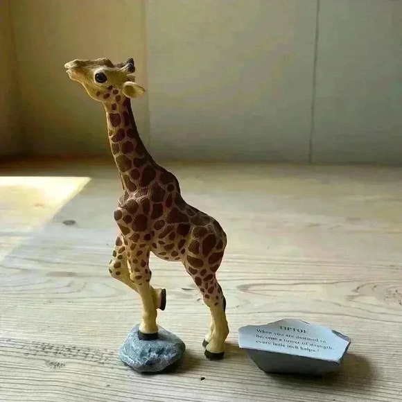 Martha Carey The Collector Club 3303 Tiptoe Giraffe - Picture 1 of 12